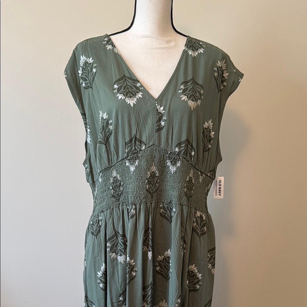 Old Navy Green Midi Sundress with V-Neck and Dolman Cap Sleeves
